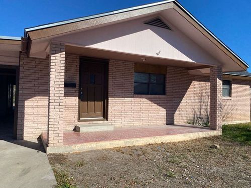 424 W B Ave, Kingsville, TX, 78363-3610 | Card Image