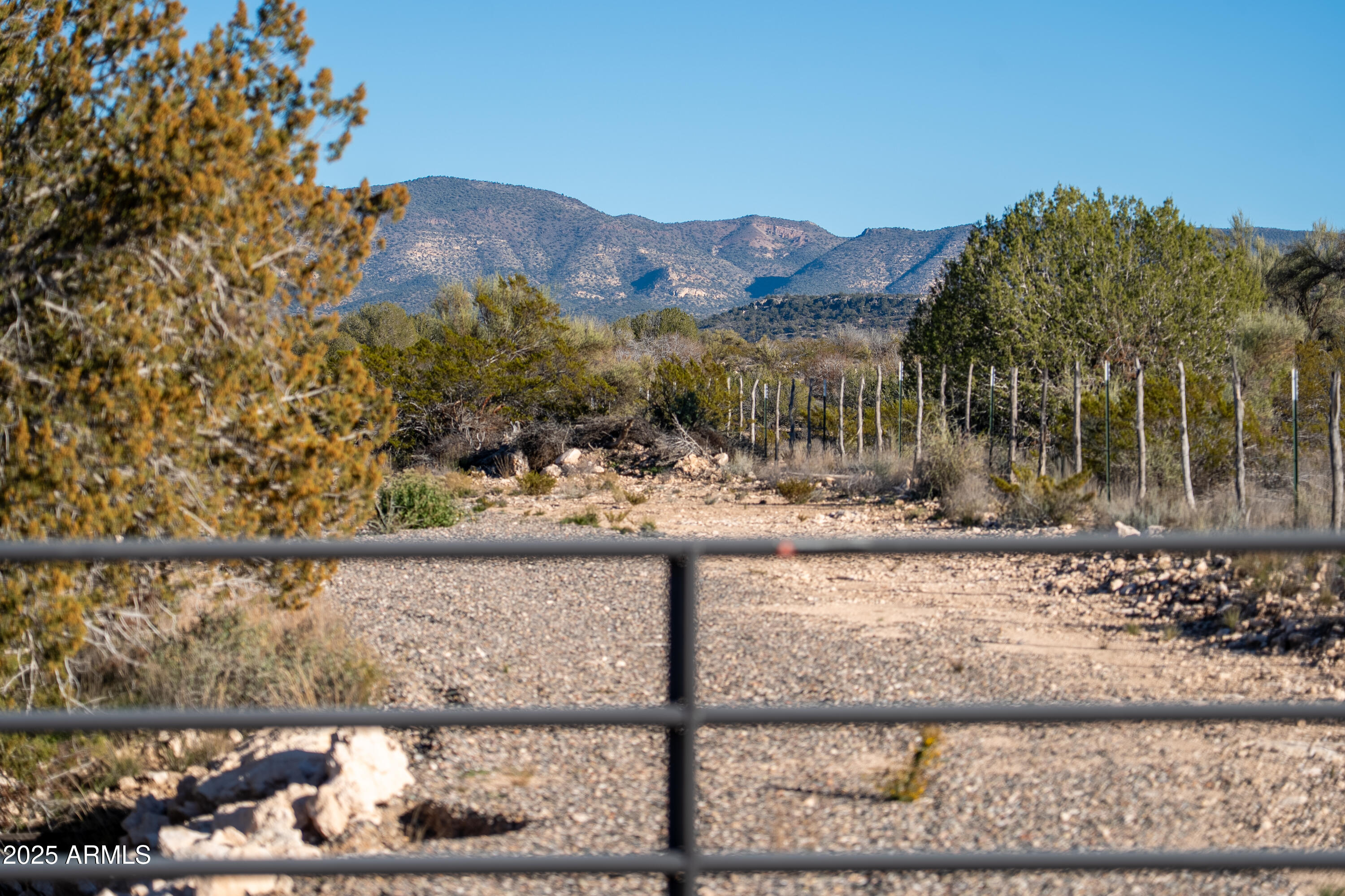 Land in Rimrock 2