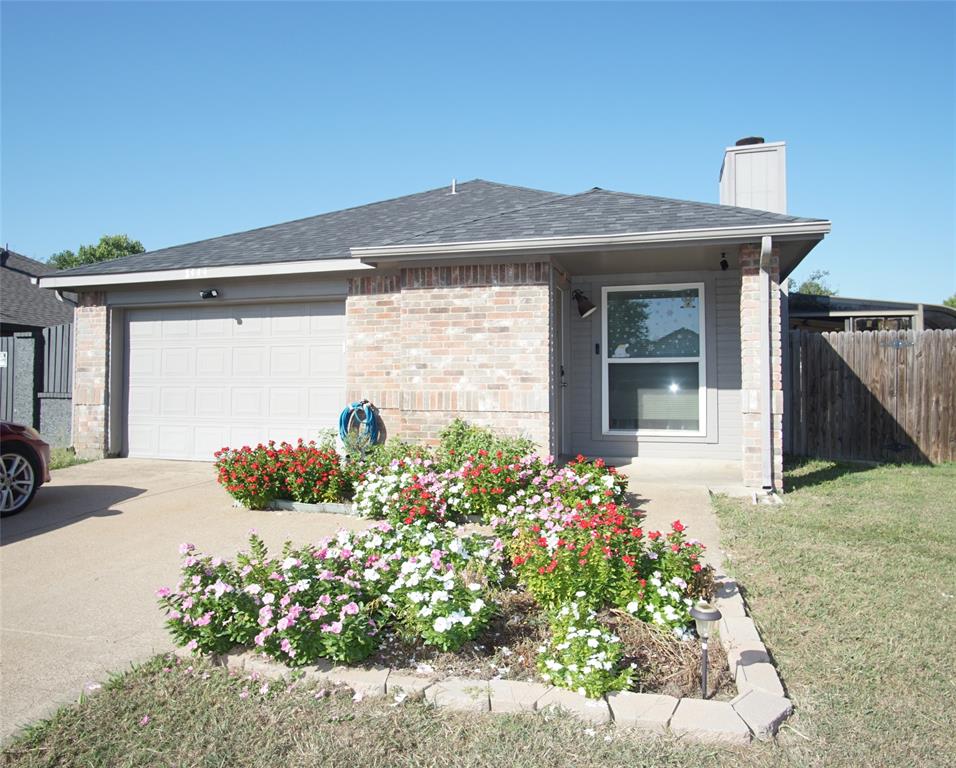 Grovecrest Dr, Arlington, TX 76018