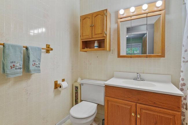 2 Hingham Rd, House other with 3 bedrooms, 2 bathrooms and 2 parking in Worcester MA | Image 17