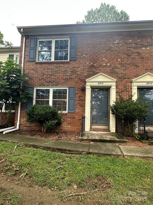 8816 Hunter Ridge Dr, Charlotte, NC, 28226-4685 | Card Image