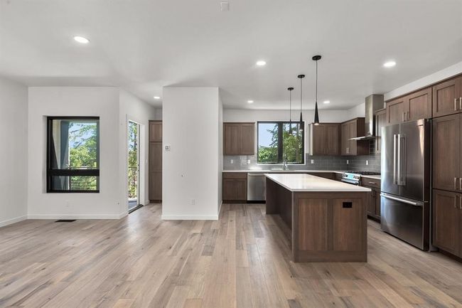 Kitchen Dining area, note Engineered Wood Floors | Image 10
