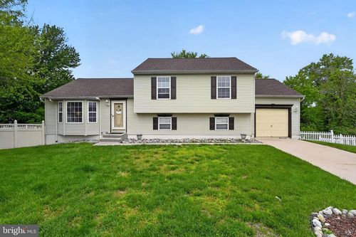 6 Tulip Ct, Woodbury, NJ, 08096-4700 | Card Image
