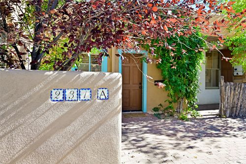 a-231 W Manhattan Ave, Santa Fe, NM, 87501-2621 | Card Image
