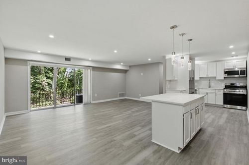 apt-203-2310 Ewing Ave, SUITLAND, MD, 20746-4730 | Card Image