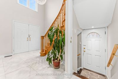 8 Pandora Crt, House other with 4 bedrooms, 4 bathrooms and 4 parking in Richmond Hill ON | Image 3