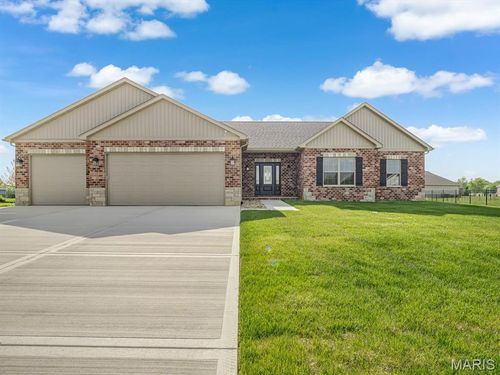4016 Autumn Oak Dr, Smithton, IL, 62285-3535 | Card Image