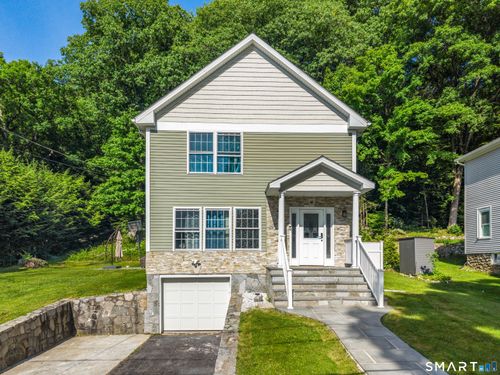 42 White Ave, Middlebury, CT, 06762-2728 | Card Image