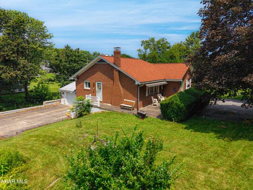 110 Lenore St, Bedford, PA, 15522-1611 | Card Image