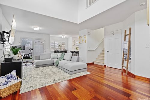 94-1100 Pulelo St, Waipahu, HI, 96797-5049 | Card Image