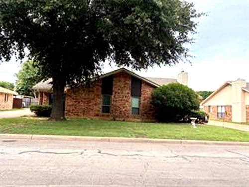 5720 Cancun Dr, North Richland Hills, TX, 76180-6128 | Card Image