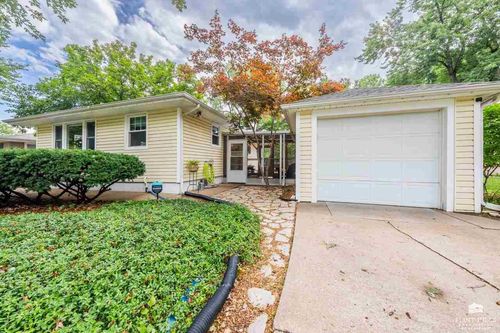 2512 Church Cir, Manhattan, KS, 66502-4412 | Card Image