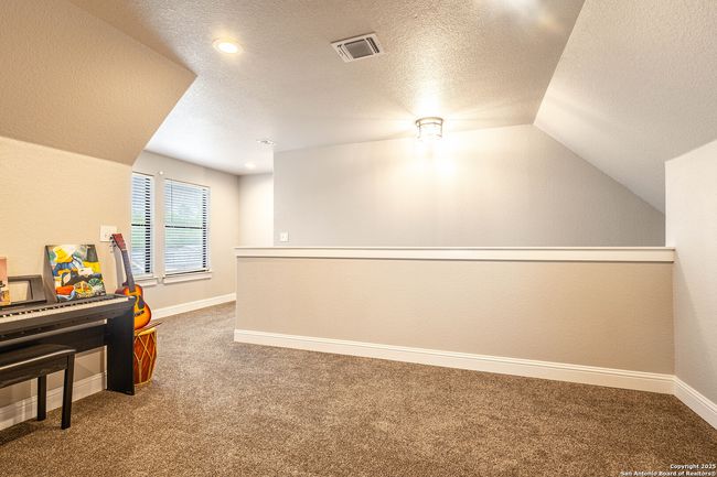177 E Short Meadow Dr, House other with 4 bedrooms, 4 bathrooms and null parking in Lytle TX | Image 37