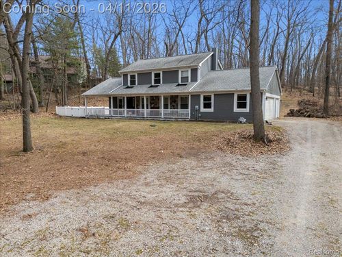 2477 Spruce Rdg, Howell, MI, 48855-9788 | Card Image