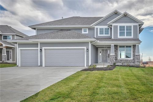 17109 W 164th Ter, Olathe, KS, 66062-7812 | Card Image