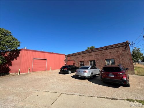 3235 Sutton Blvd, Maplewood, MO, 63143-3911 | Card Image