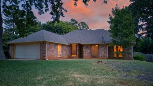 9314 Londonderry Dr, Tyler, TX, 75703-5330 | Card Image