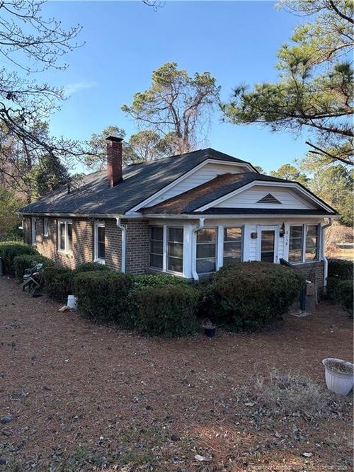 8168 Main St, West End, NC, 27376-8044 | Card Image