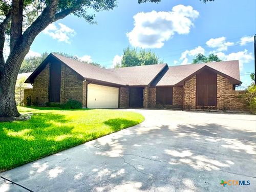 304 Windy Way Dr, Victoria, TX, 77904-3425 | Card Image