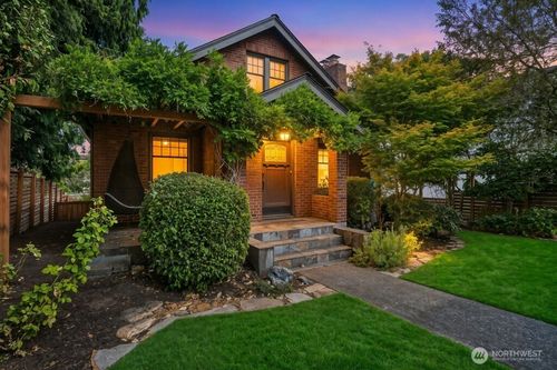 3228 35th Avenue W, Seattle, WA, 98199 | Card Image