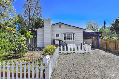 808 N A St, Parma, ID, 83660-5541 | Card Image