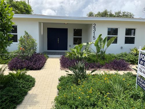 2315 Nw 3rd St, Miami, FL, 33125-5211 | Card Image