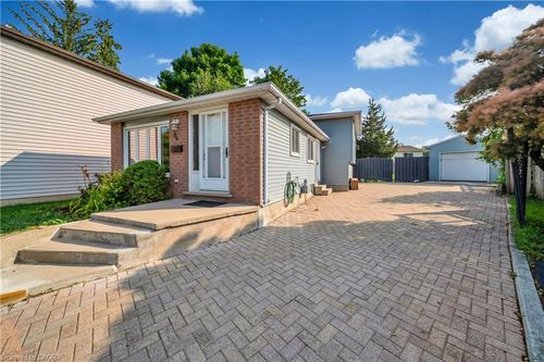 84 Homestead Pl, Kitchener, ON, N2N1Y8 | Card Image