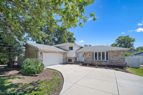 16803 92nd Ave, Orland Hills, IL, 60487-6071 | Card Image