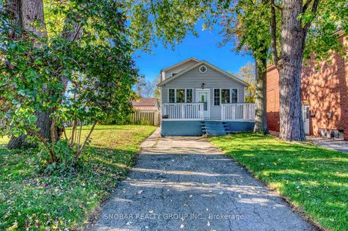56 41st St, Etobicoke, ON, M8W3N6 | Card Image