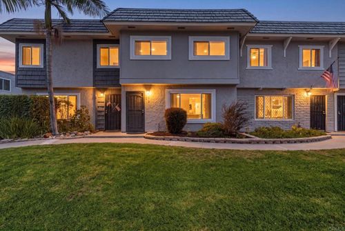 b-9416 Carlton Oaks Drive, Santee, CA, 92071 | Card Image
