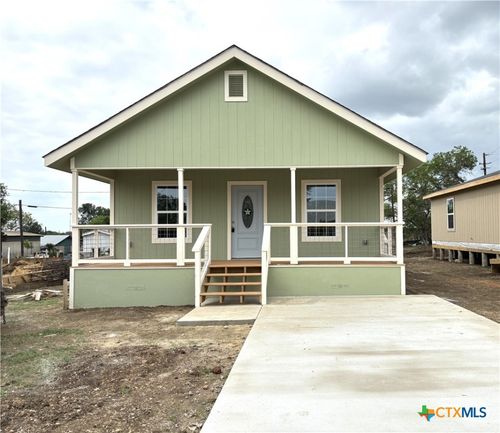 708 E 5th St, Nixon, TX, 78140 | Card Image