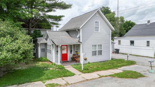 102 N Main St, Idaville, IN, 47950-8120 | Card Image