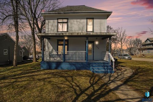 117 N Cottage Grove Ave, Luverne, MN, 56156-1407 | Card Image