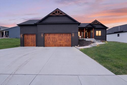 624 Greenway Point Dr, Janesville, WI, 53548-3298 | Card Image