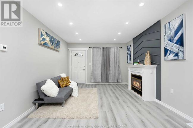 1061 Highland Ave, House other with 4 bedrooms, 3 bathrooms and null parking in Windsor ON | Image 6