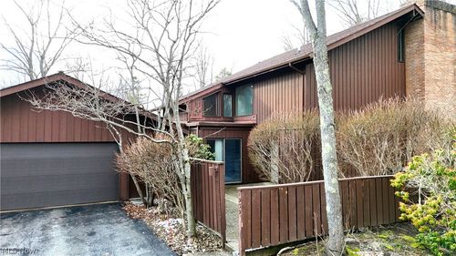 1939 Pine Dr, Kent, OH, 44240-5972 | Card Image