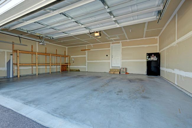 Garage | Image 27