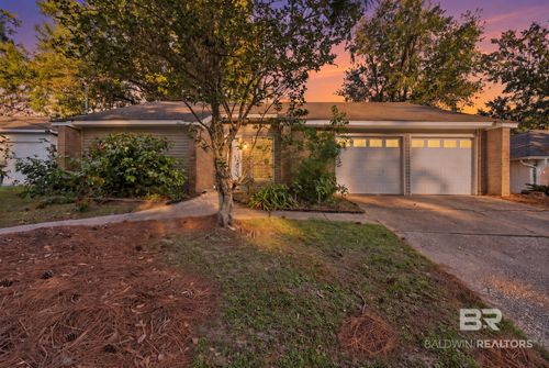 122 Eagle Dr, Daphne, AL, 36526-7516 | Card Image