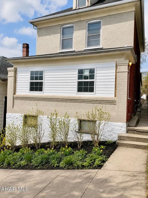 1927 15th Avenue, Altoona, PA, 16601 | Card Image
