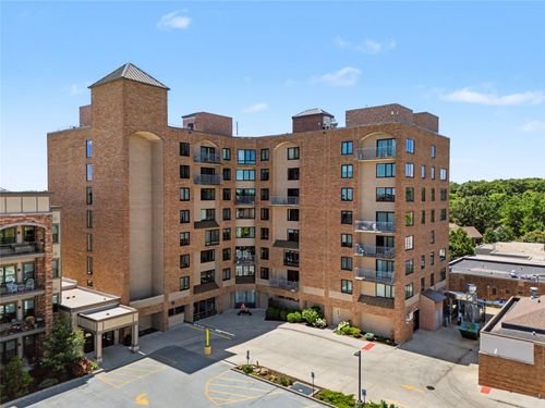 503-2200 Hamilton Dr, Ames, IA, 50014-8208 | Card Image