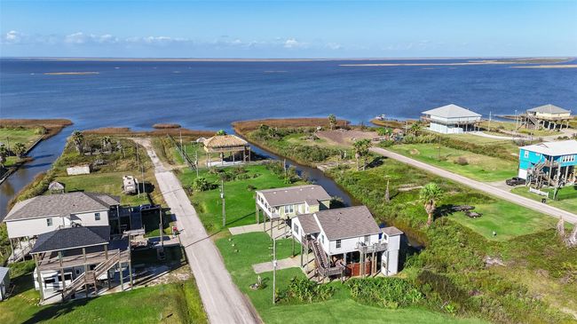 1018 Dolphin Rd, House other with 2 bedrooms, 1 bathrooms and null parking in Gilchrist TX | Image 25