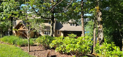 535 Hawk Mountain Rd, Lake Toxaway, NC, 28747-8610 | Card Image