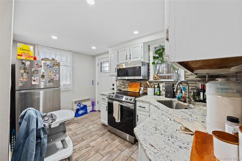 26 Portland Pl, Yonkers, NY, 10703-2379 | Card Image