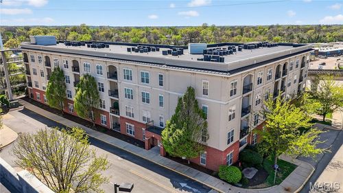 unit-3306-1270 Strassner Dr, Brentwood, MO, 63144-1887 | Card Image