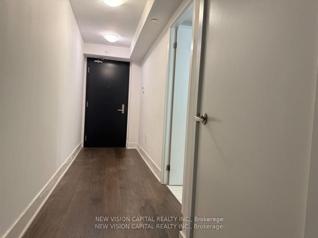 520 - 955 Bay St, Condo with 1 bedrooms, 1 bathrooms and null parking in Toronto ON | Image 6