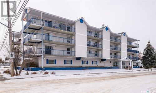 2501 1st Ave W, Prince Albert, SK, S6V5A3 | Card Image