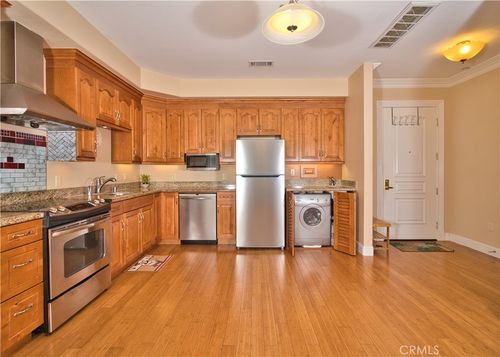 b227-13798 Roswell Ave, Chino, CA, 91710 | Card Image