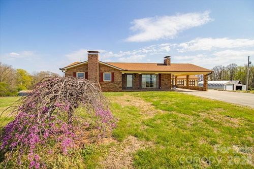 1-3556-1 White Plains Rd, Roaring River, NC, 28669-9156 | Card Image