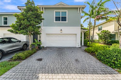 582 Parsons Way, Deerfield Beach, FL, 33442-2400 | Card Image