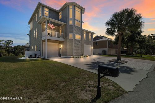 208 Oak Outlook Way, Carolina Beach, NC, 28428-4711 | Card Image